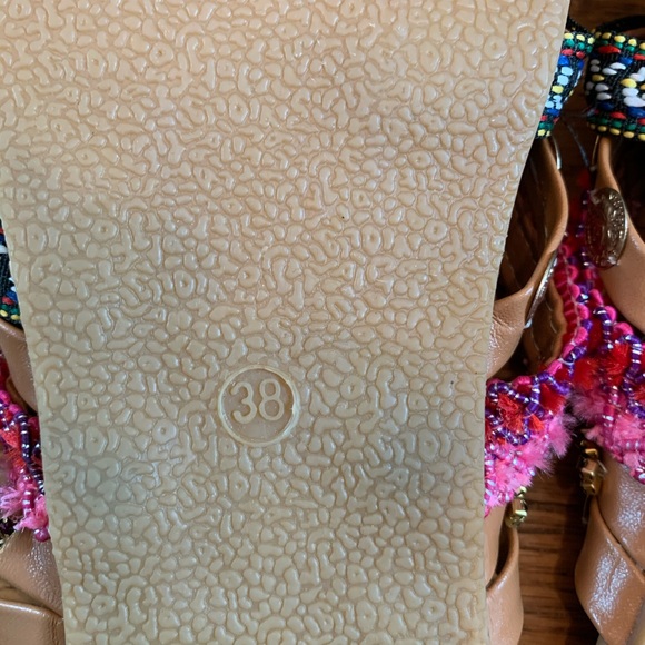NWOT- Indian Sandals - Picture 6 of 9